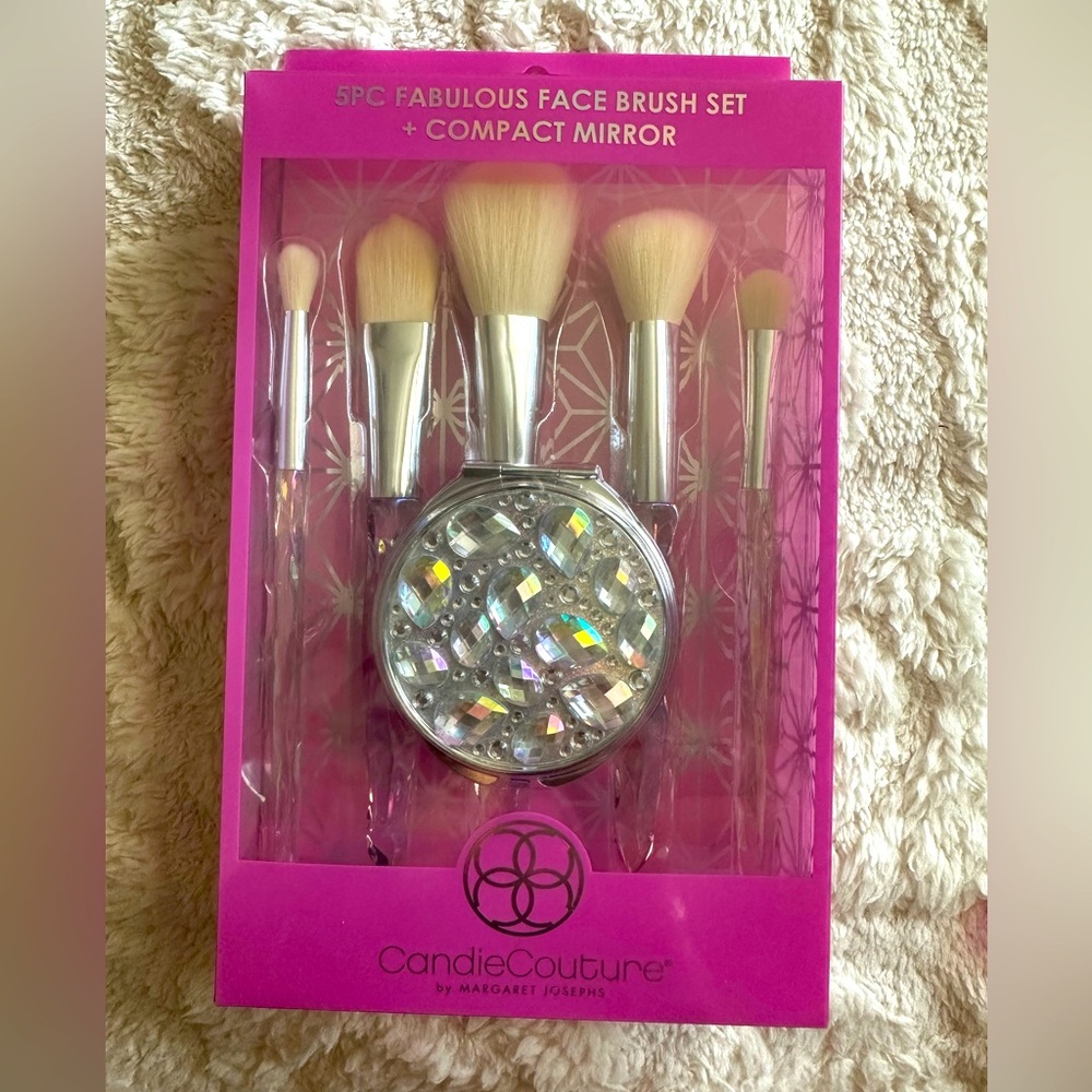Candie Couture by Margaret Josephs 5pc Fabulous Face Brush Set + Compact Mirror